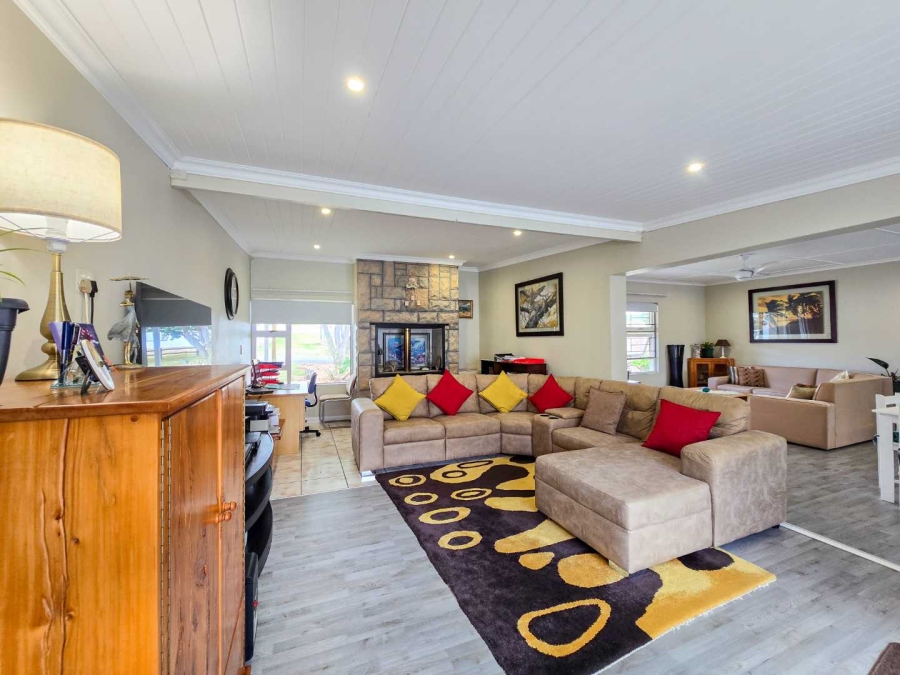 3 Bedroom Property for Sale in Stilbaai Wes Western Cape